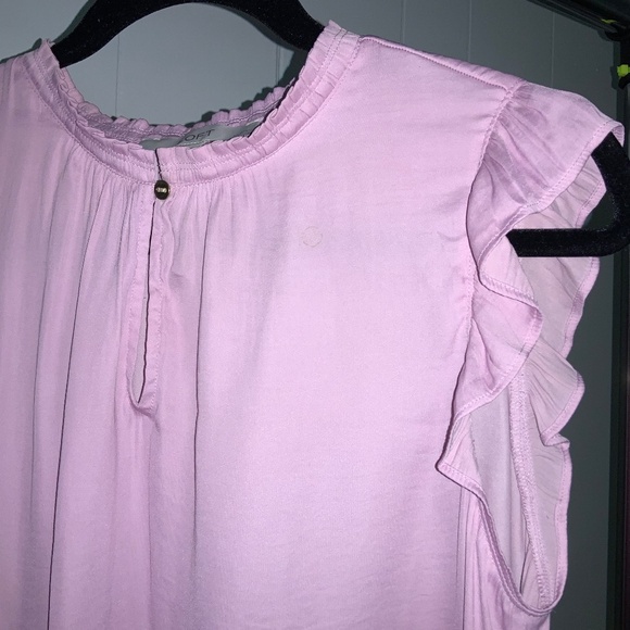 Loft pink ruffle keyhole neckline top sz LP flutter cap sleeve curved hem - Picture 2 of 5